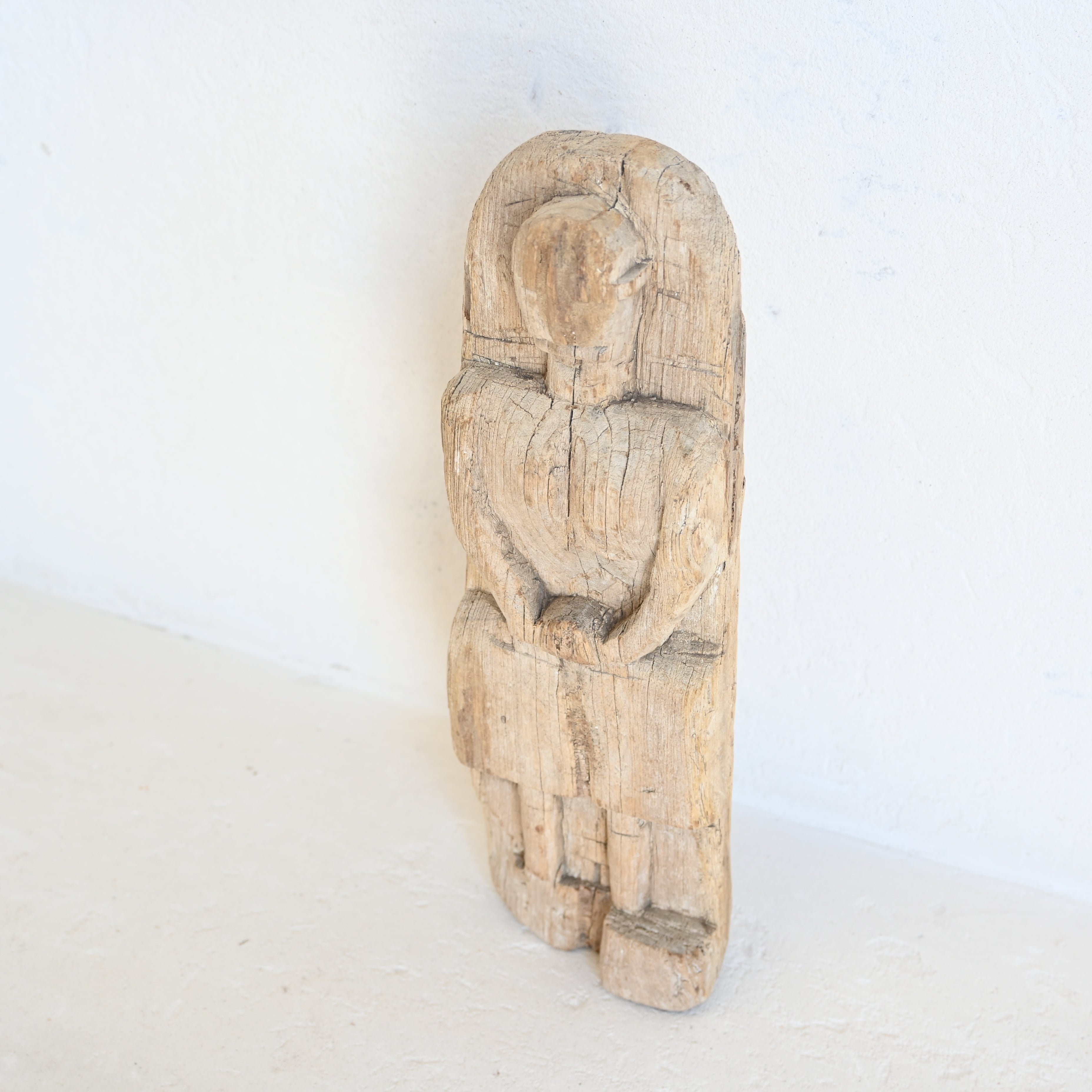 Carved statue 326695