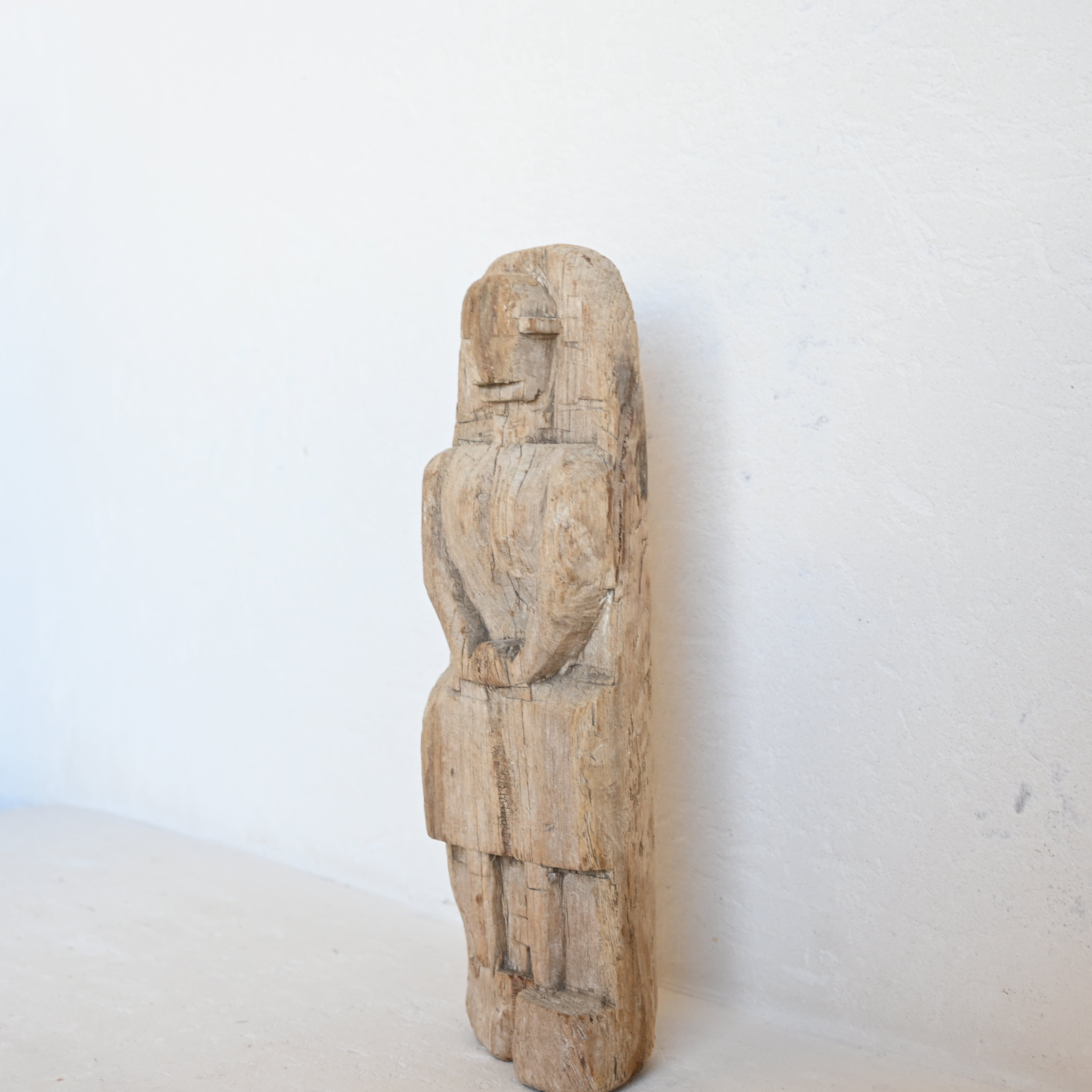 Carved statue 326695