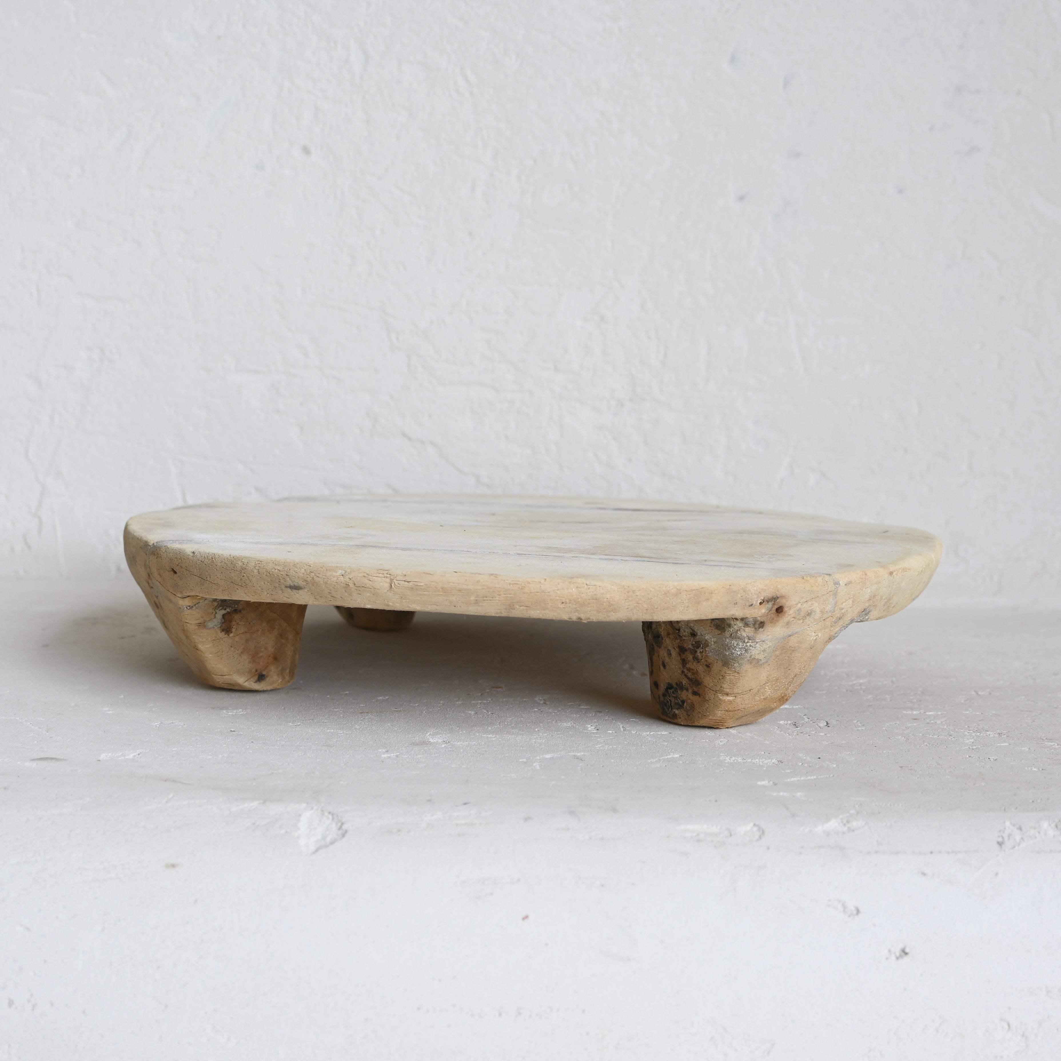 Carved Chapati with legs 259667-1