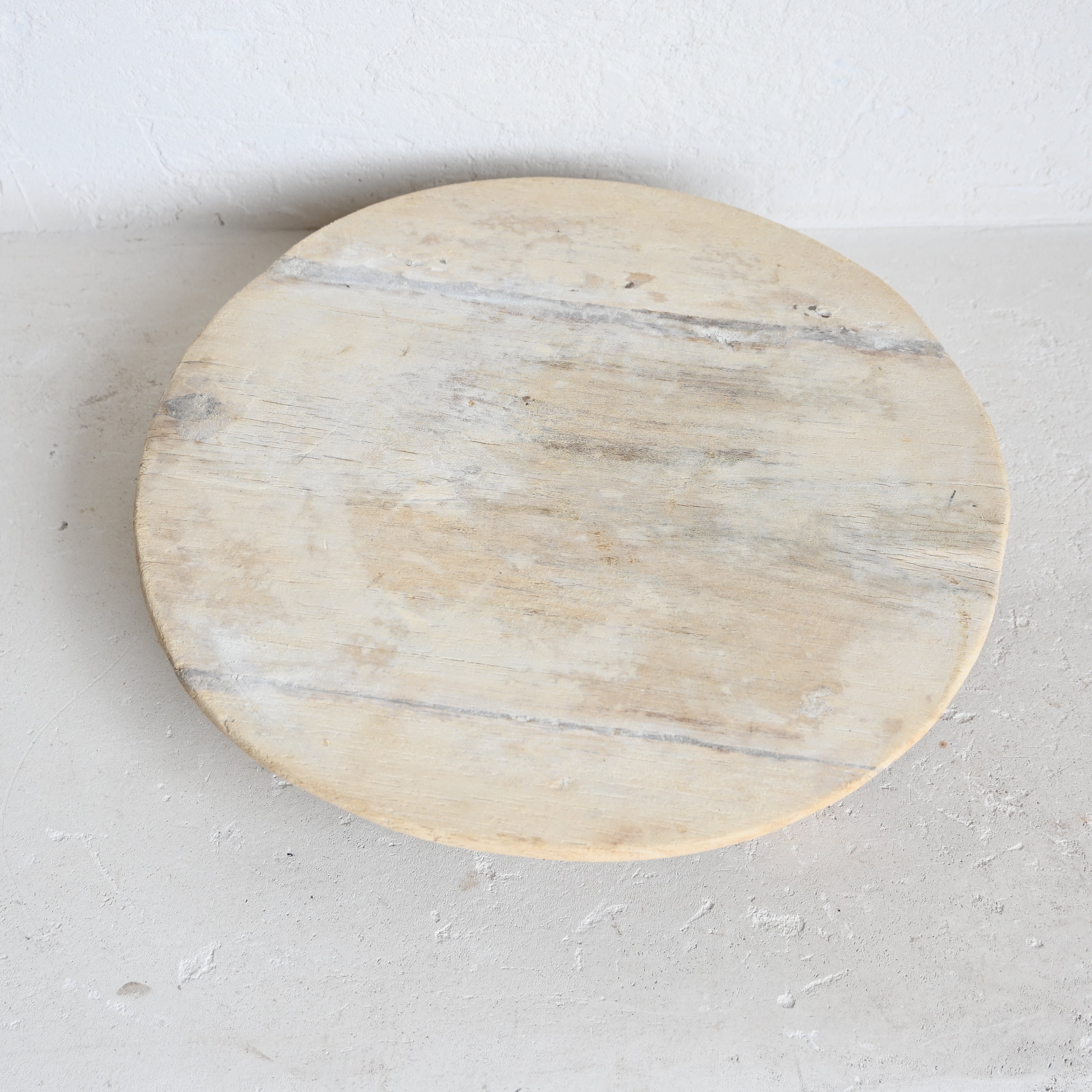 Carved Chapati with legs 259667-1