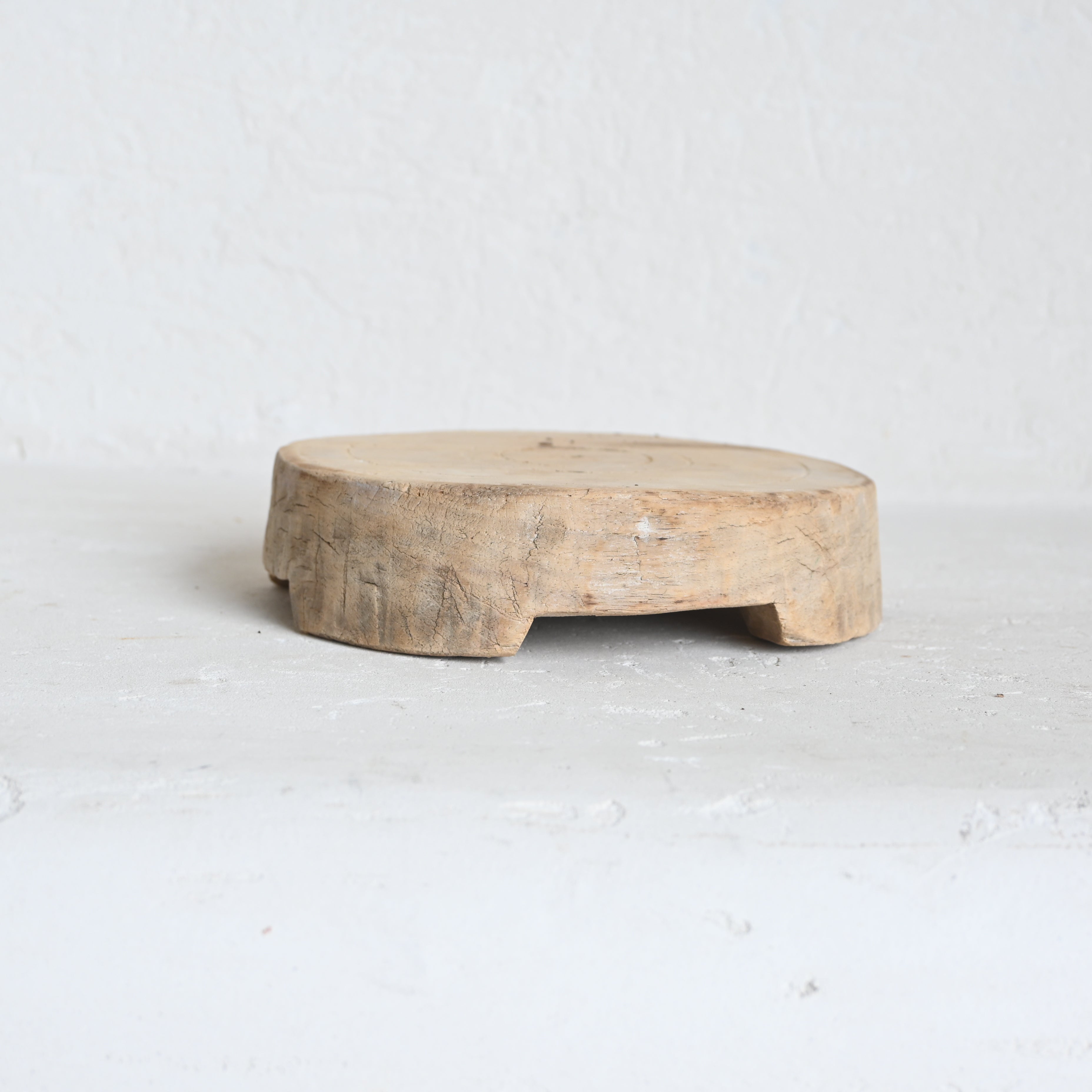Carved Chapati with legs 259667-2