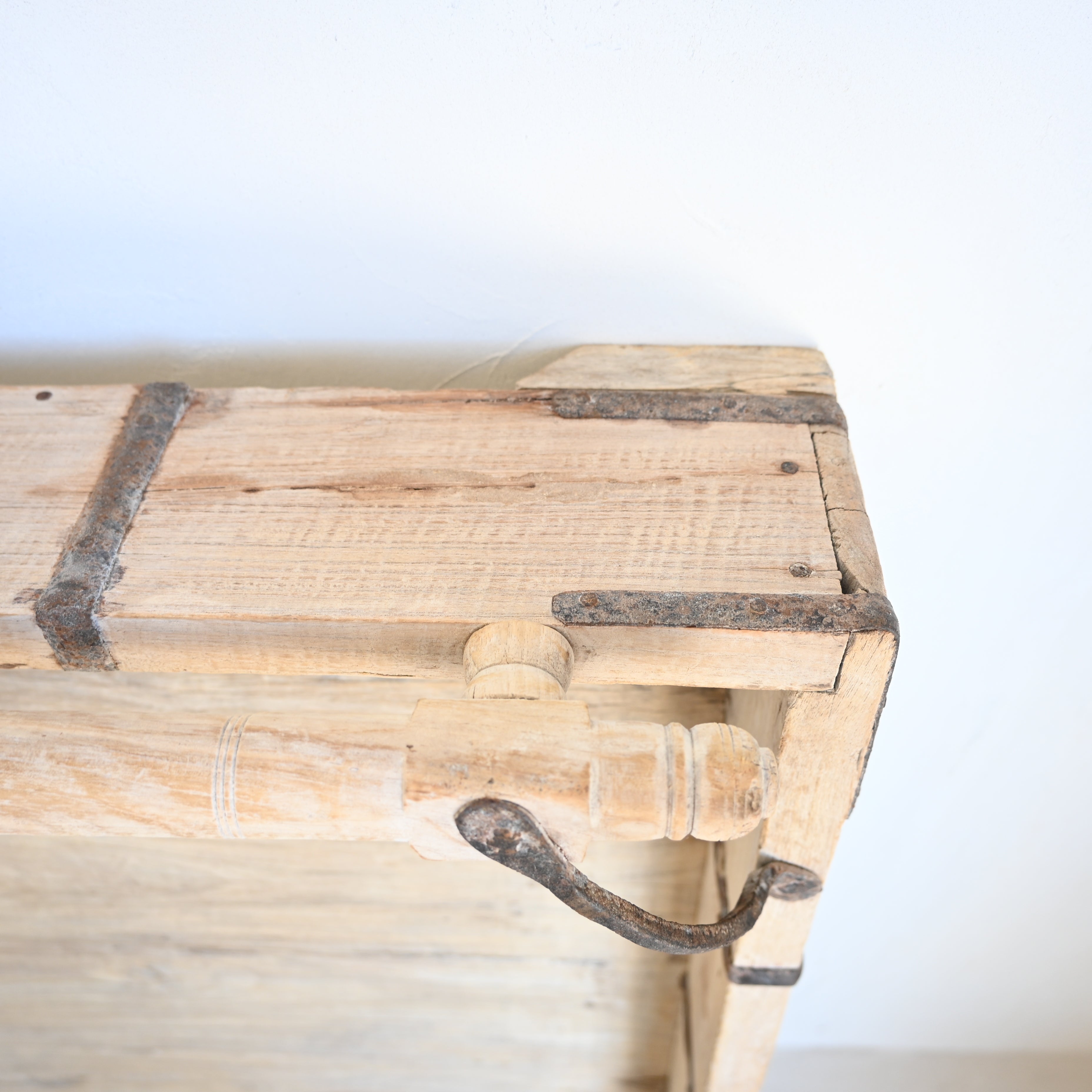 Indian Tray/bowl with handle 328387