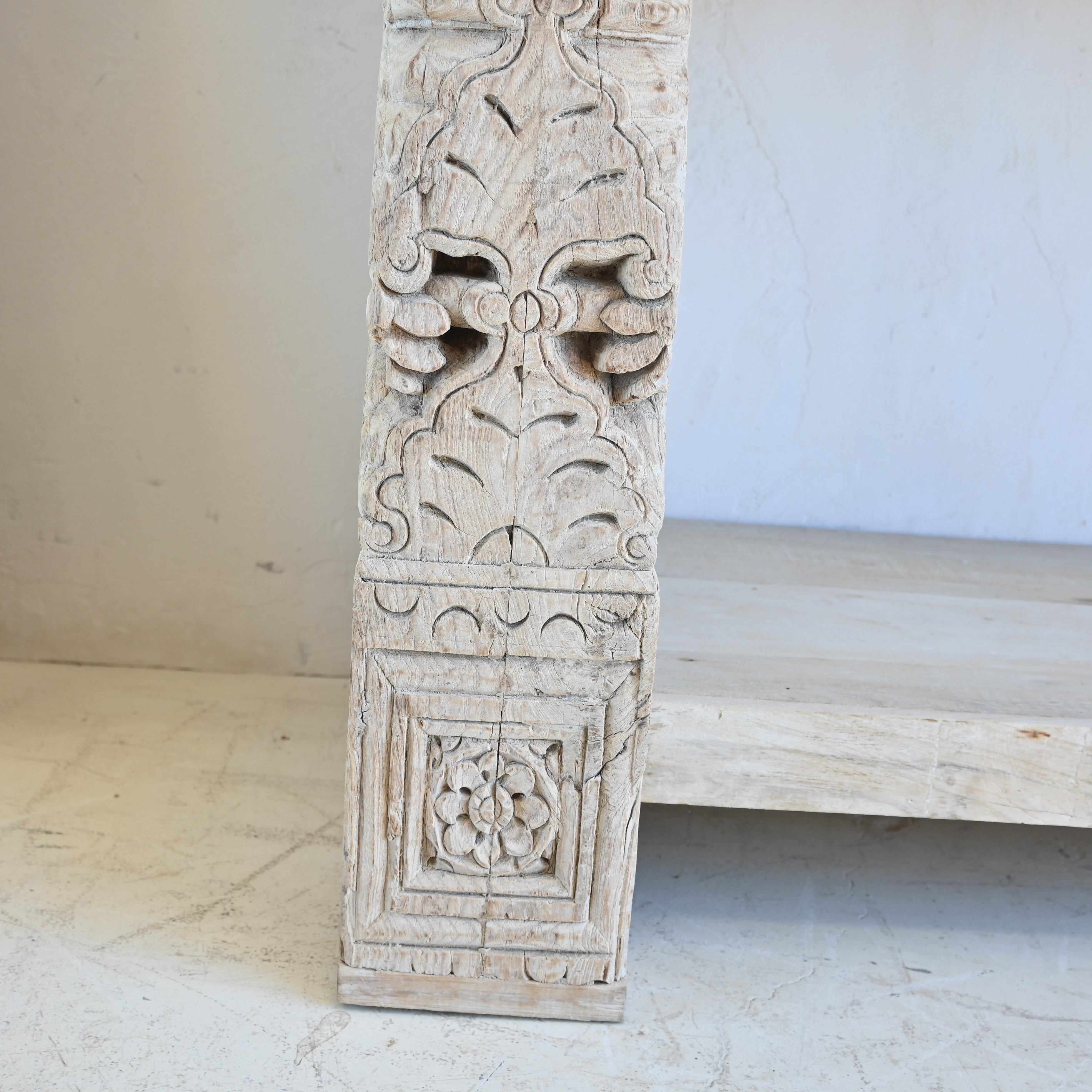 Vintage Indian Carved Console 328310