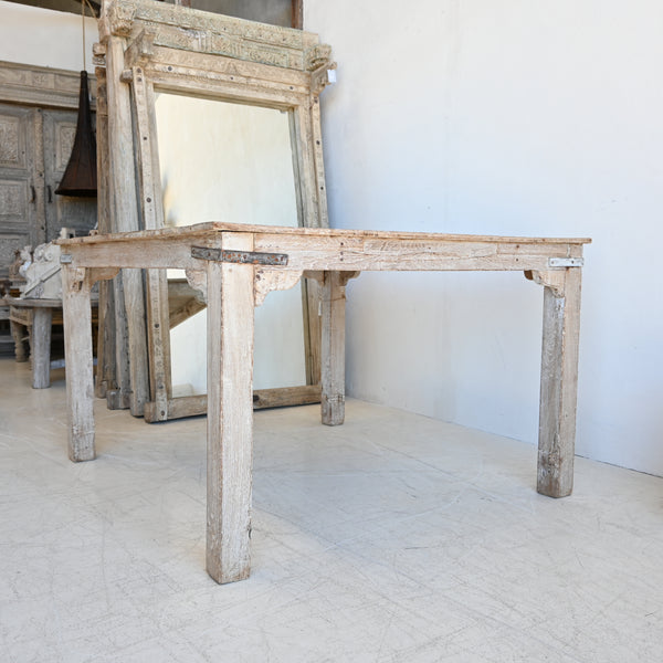 Indian Vintage Table 323627 – Alabaster Trader