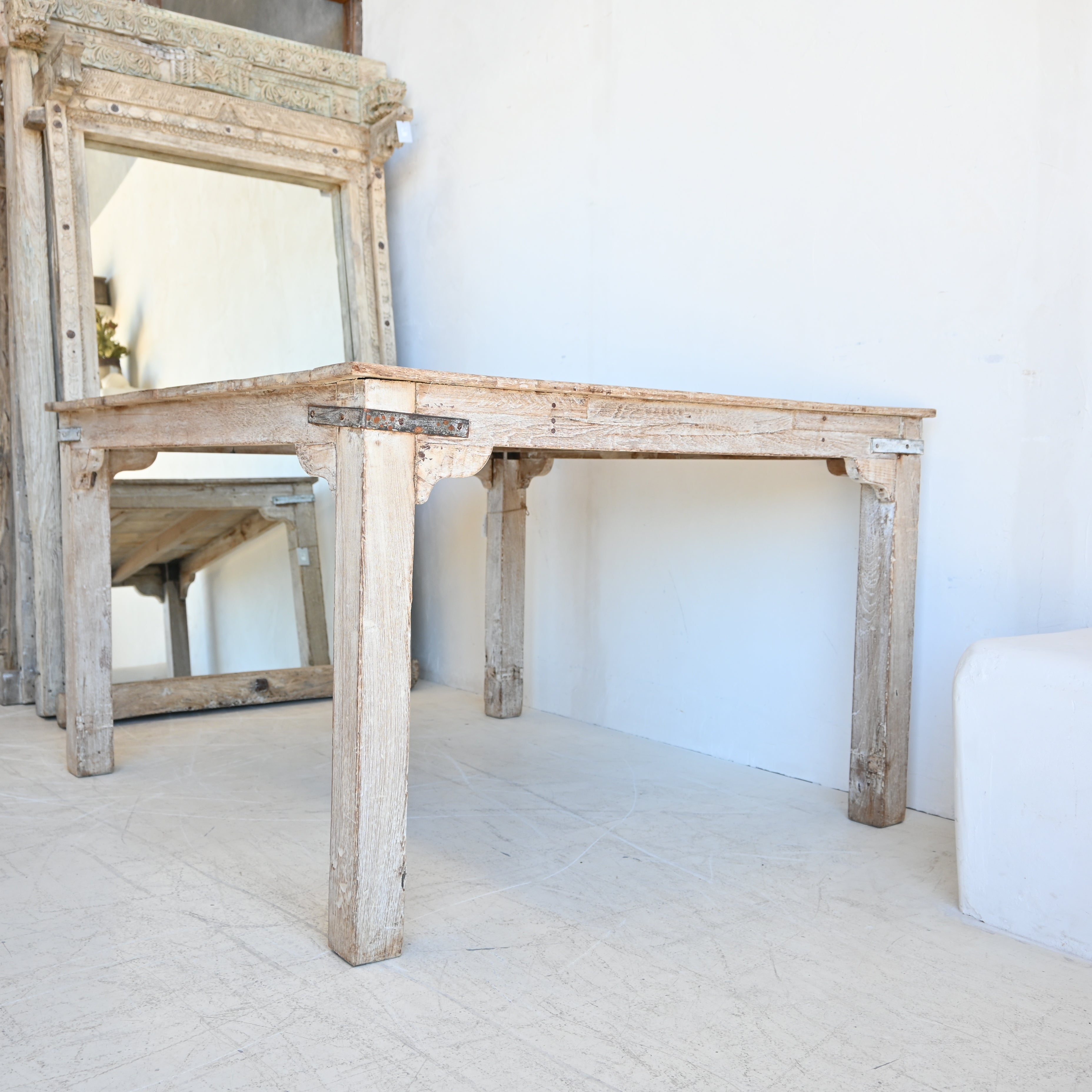 Indian Vintage Table 323627