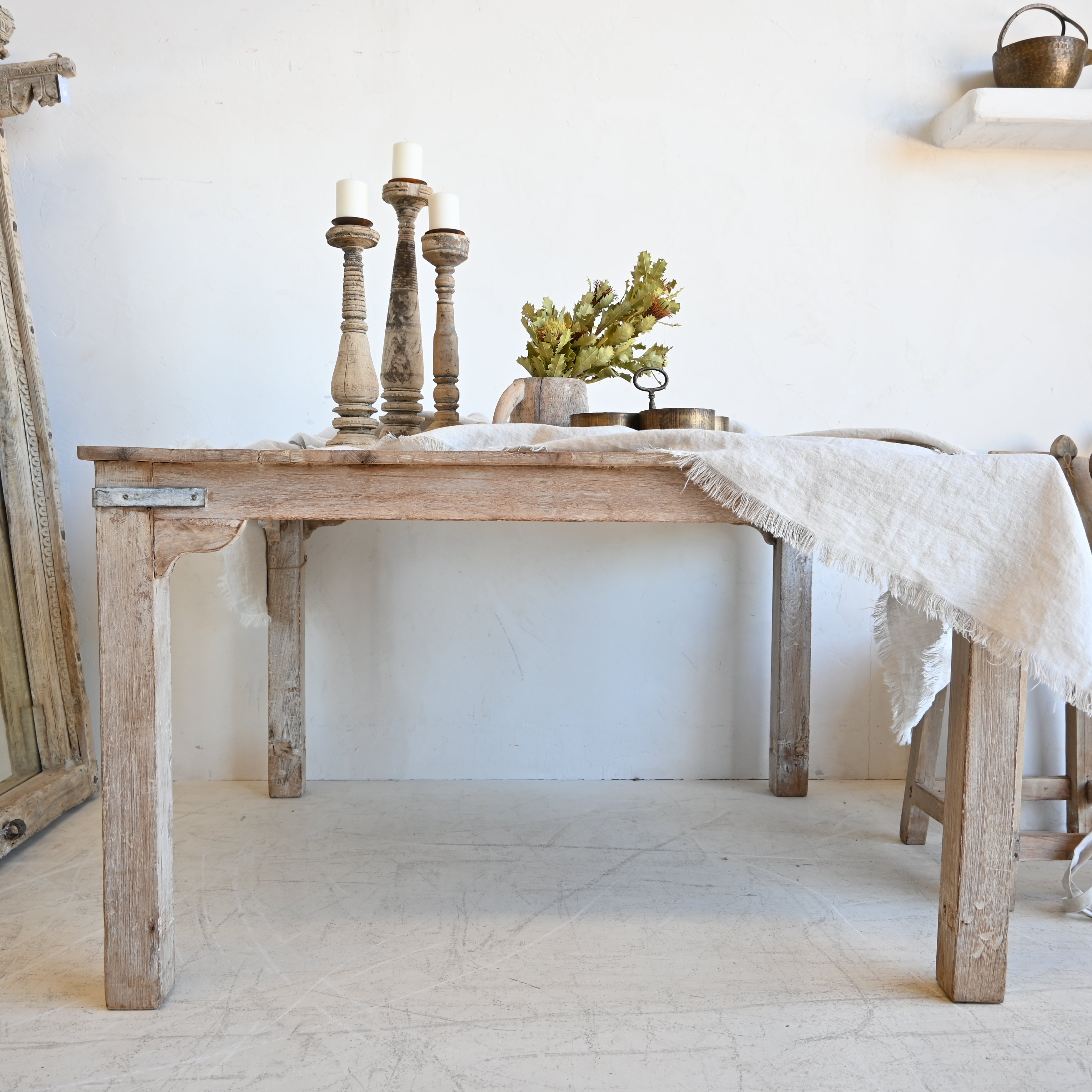 Indian Vintage Table 323627