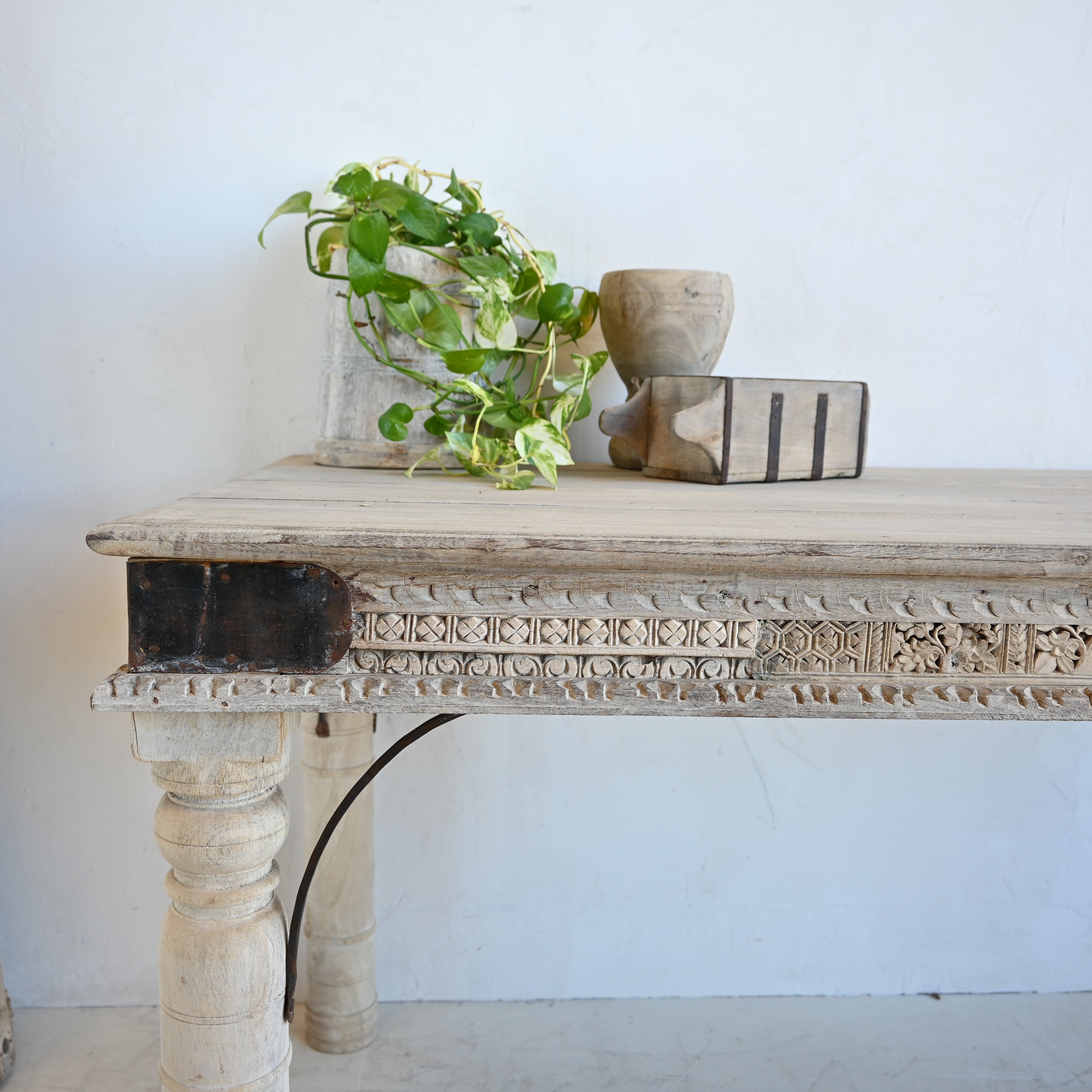 Vintage Indian  " Bonnie" Desk 265194