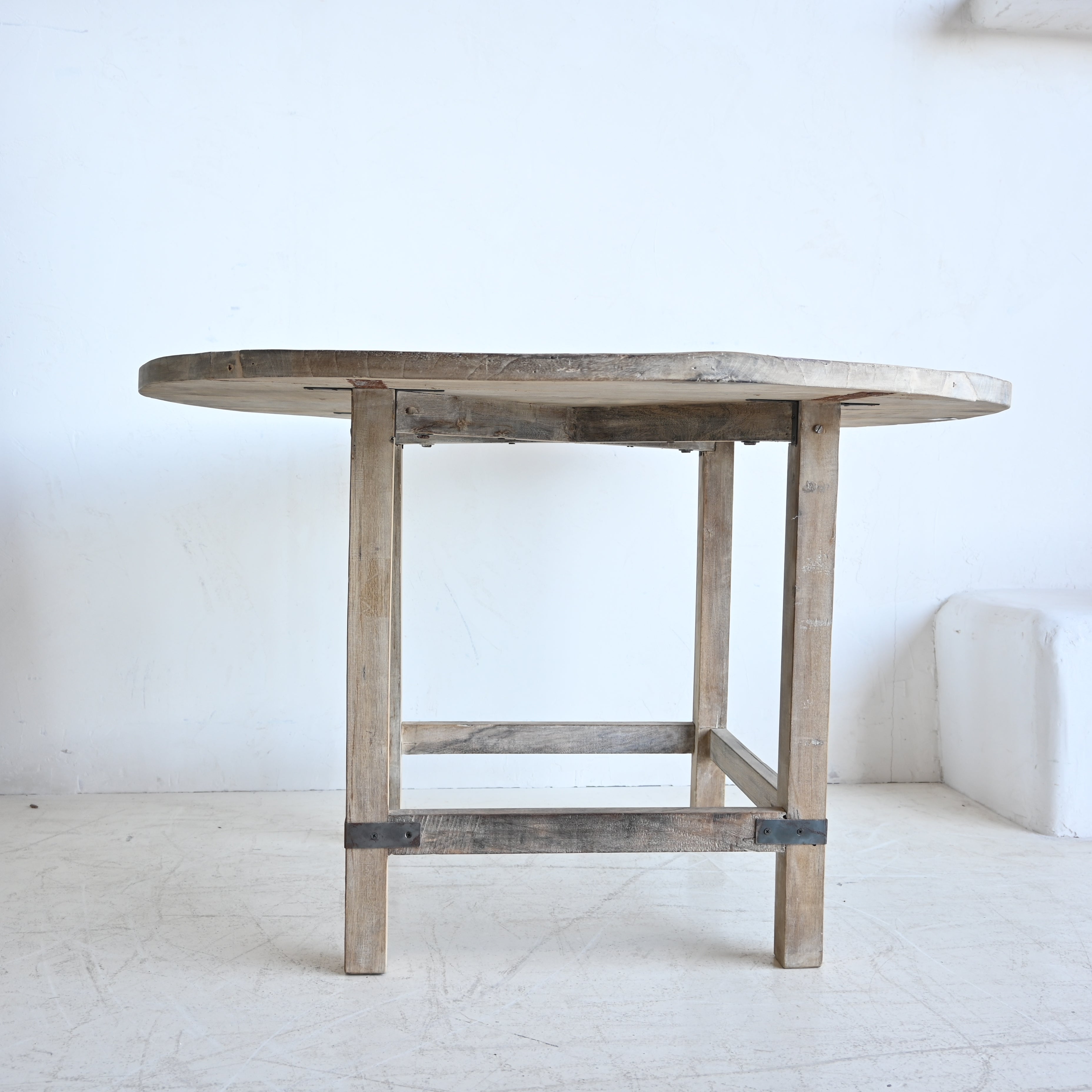 Indian Round table 328837