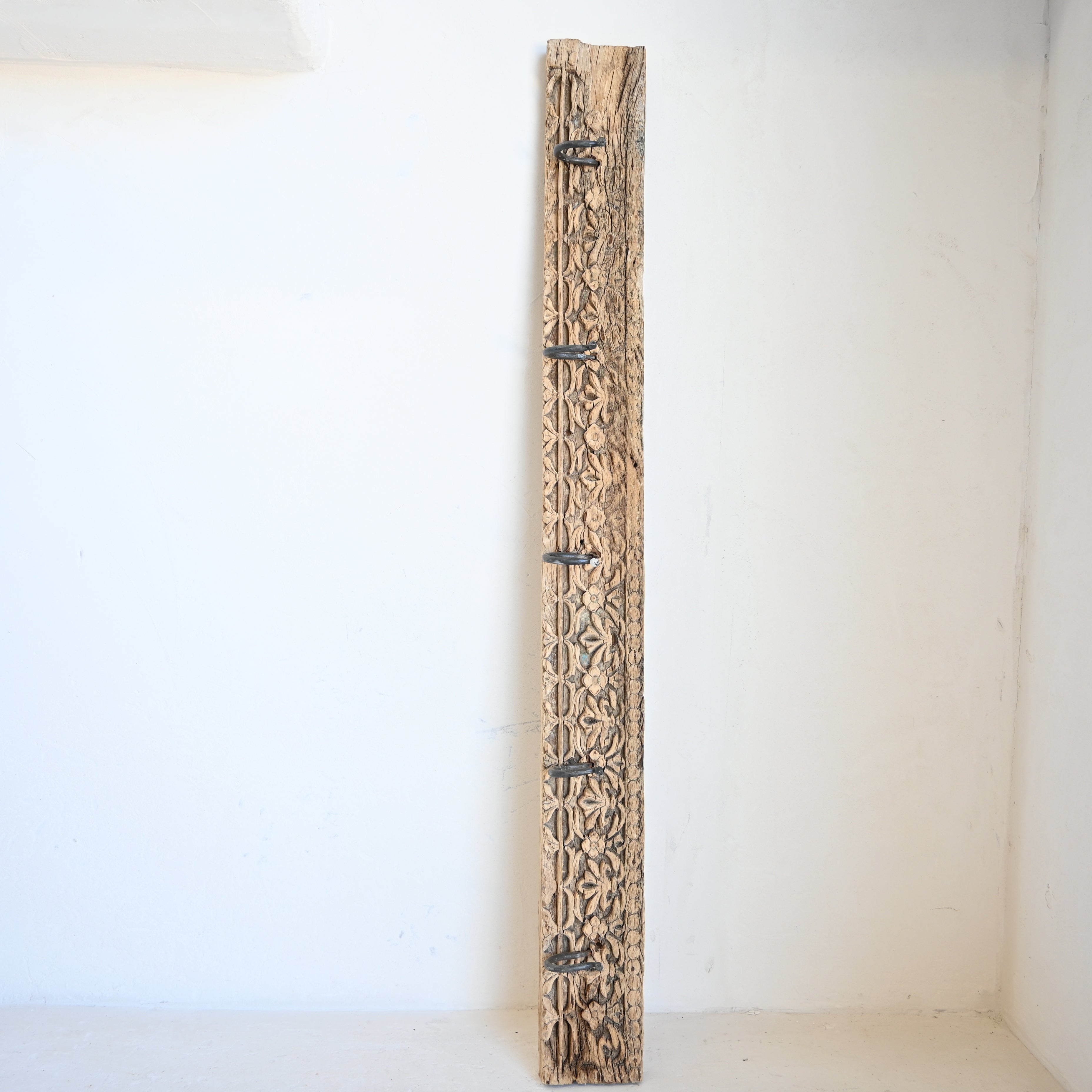 Carved Indian Timber Hook 8952F