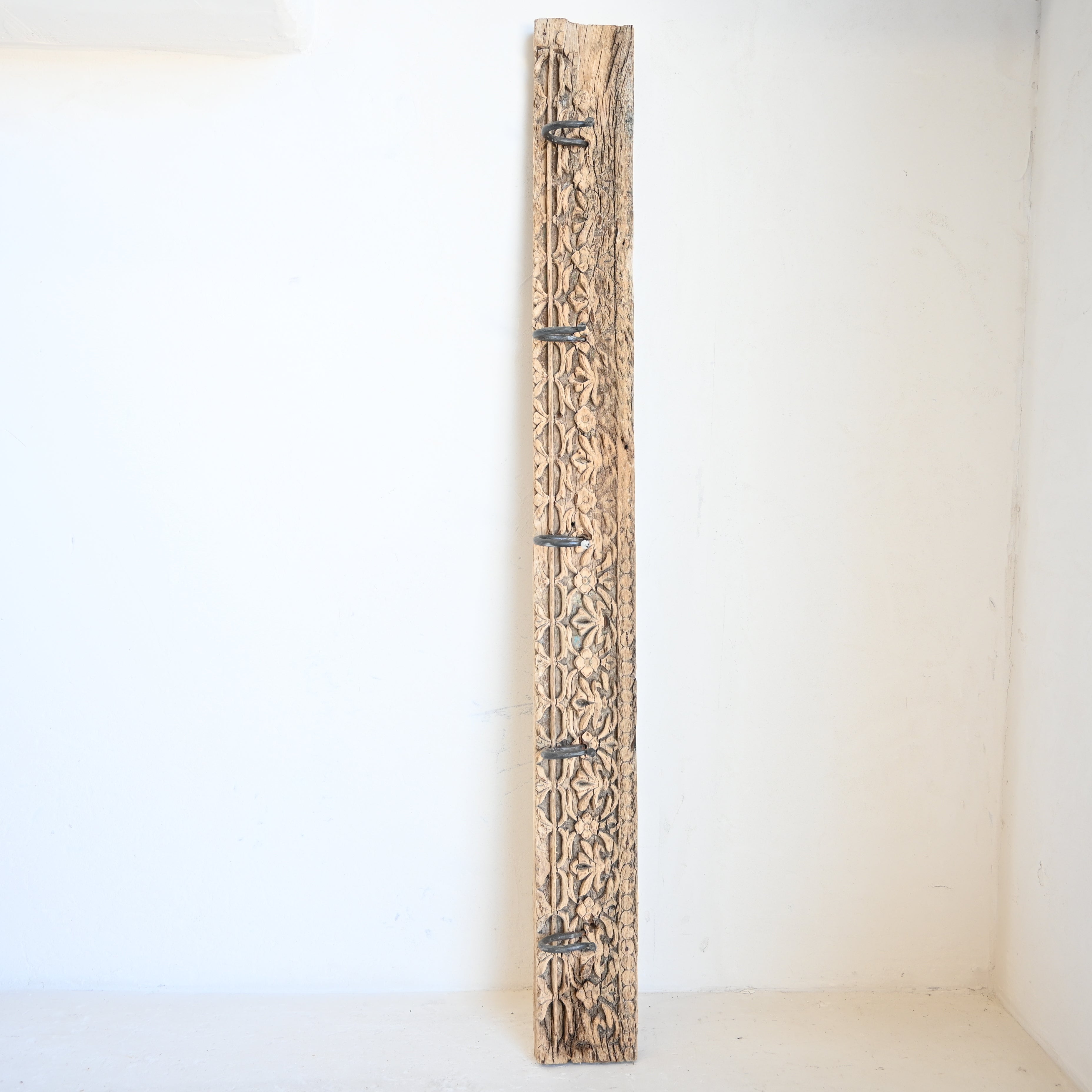 Carved Indian Timber Hook 8952F