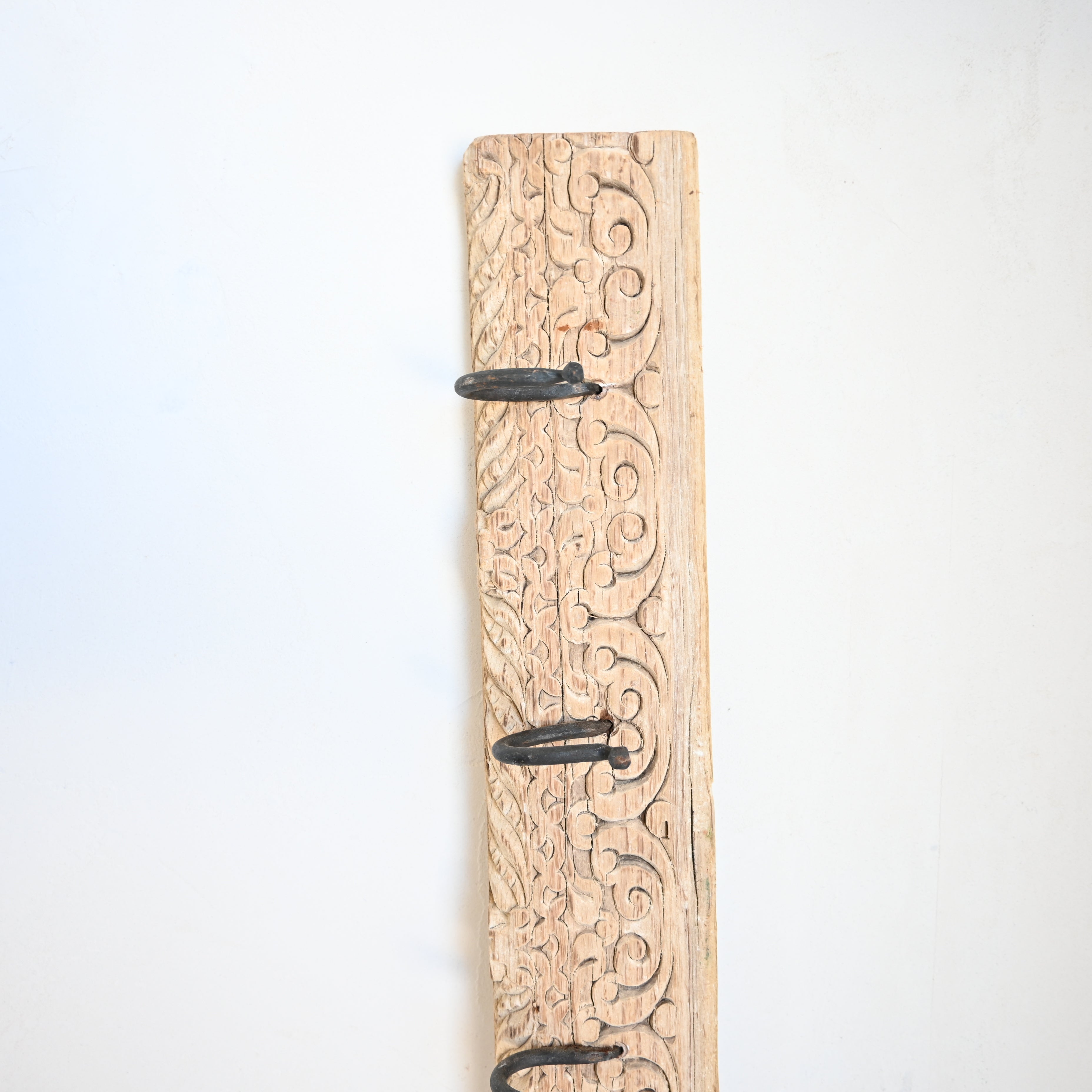 Carved Indian Timber Hook 8952H