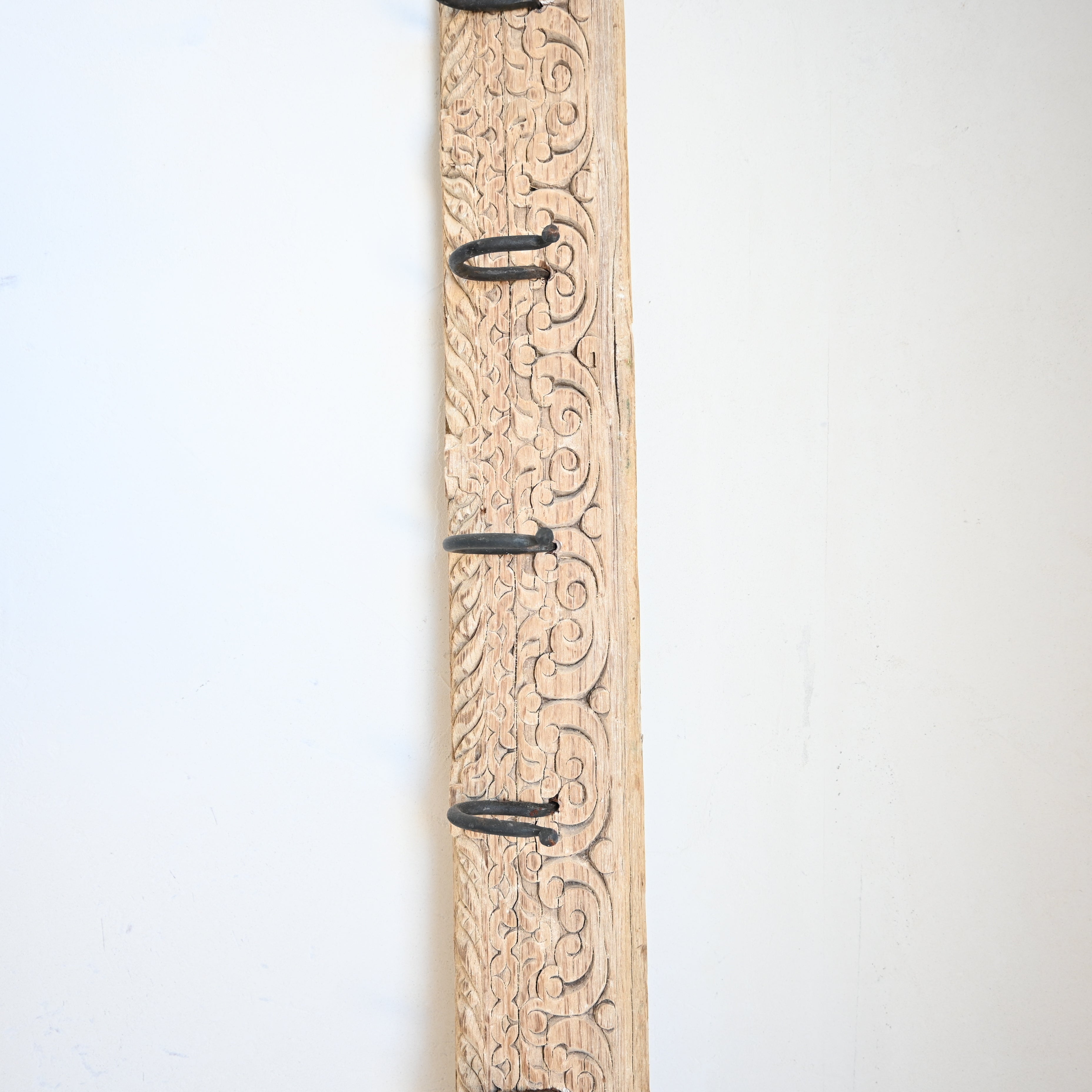 Carved Indian Timber Hook 8952H
