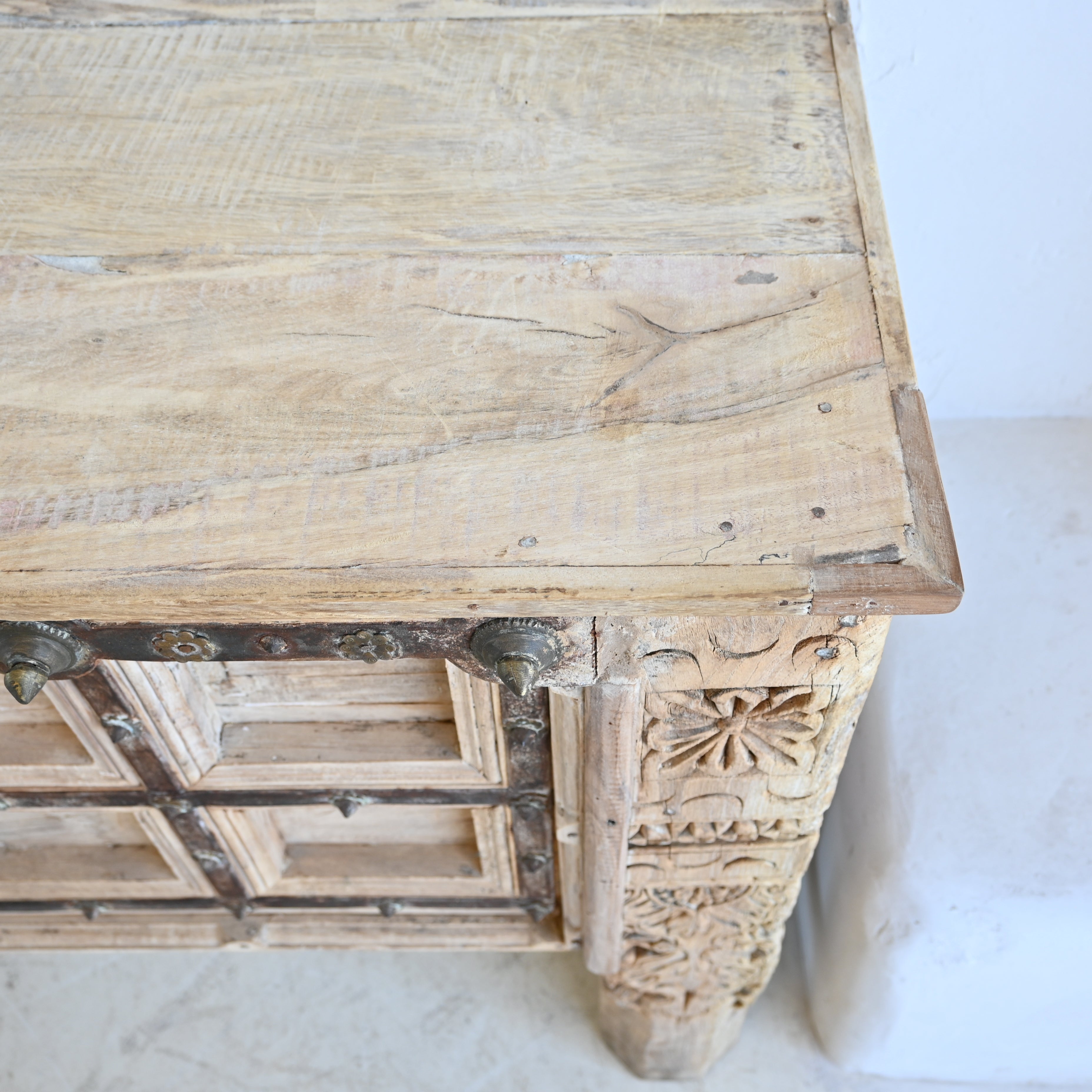 Indian Vintage Console 322095