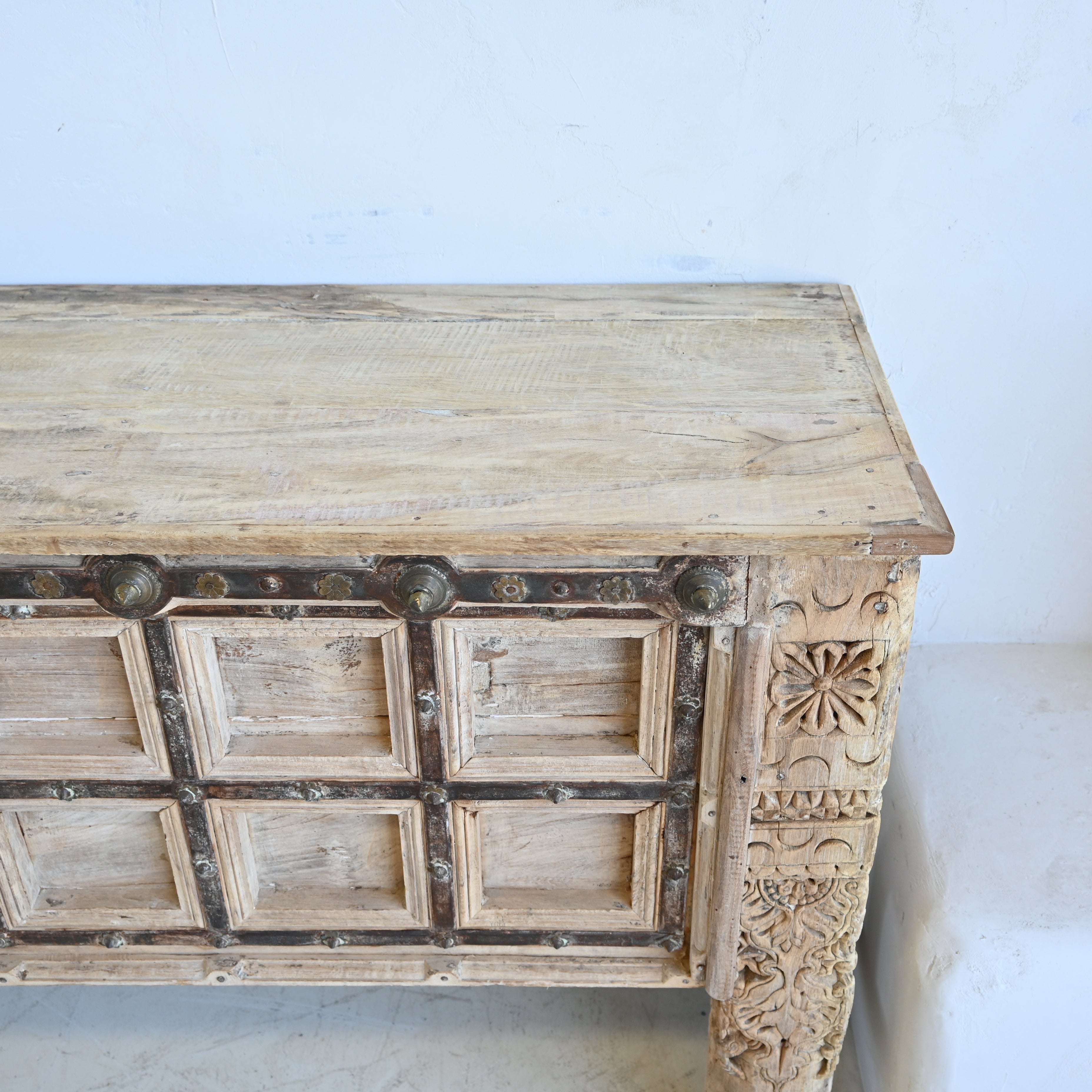 Indian Vintage Console 322095