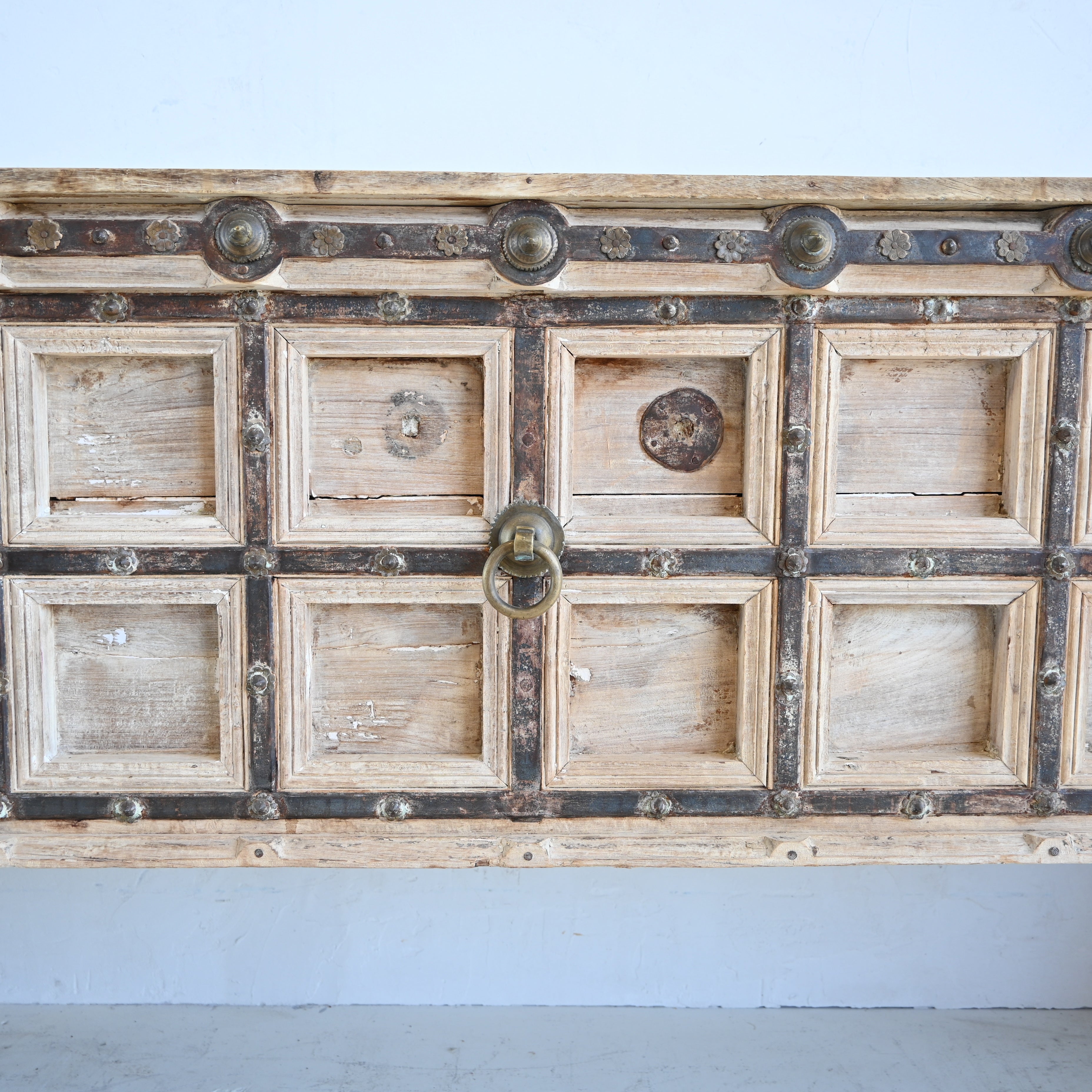 Indian Vintage Console 322095