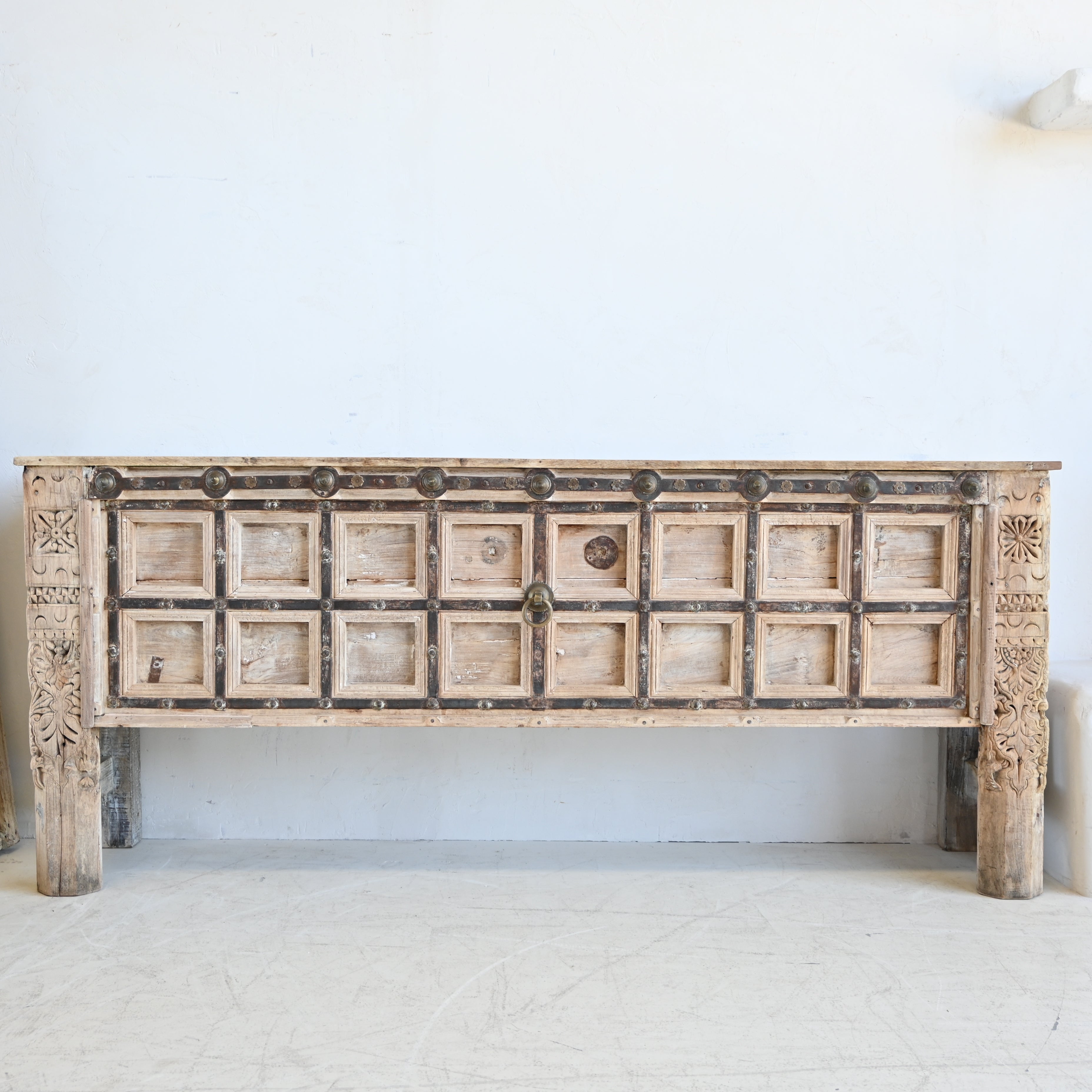 Indian Vintage Console 322095