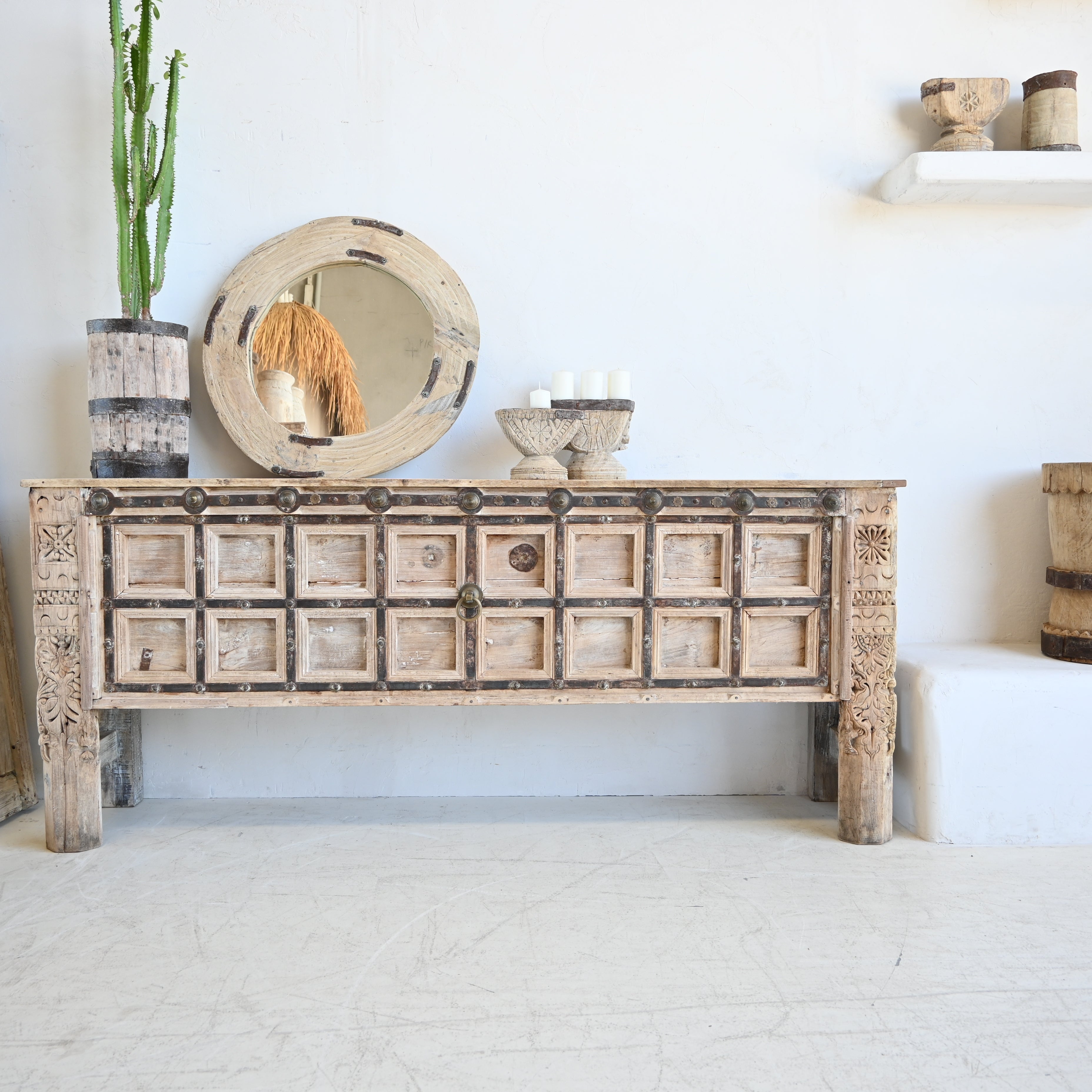 Indian Vintage Console 322095