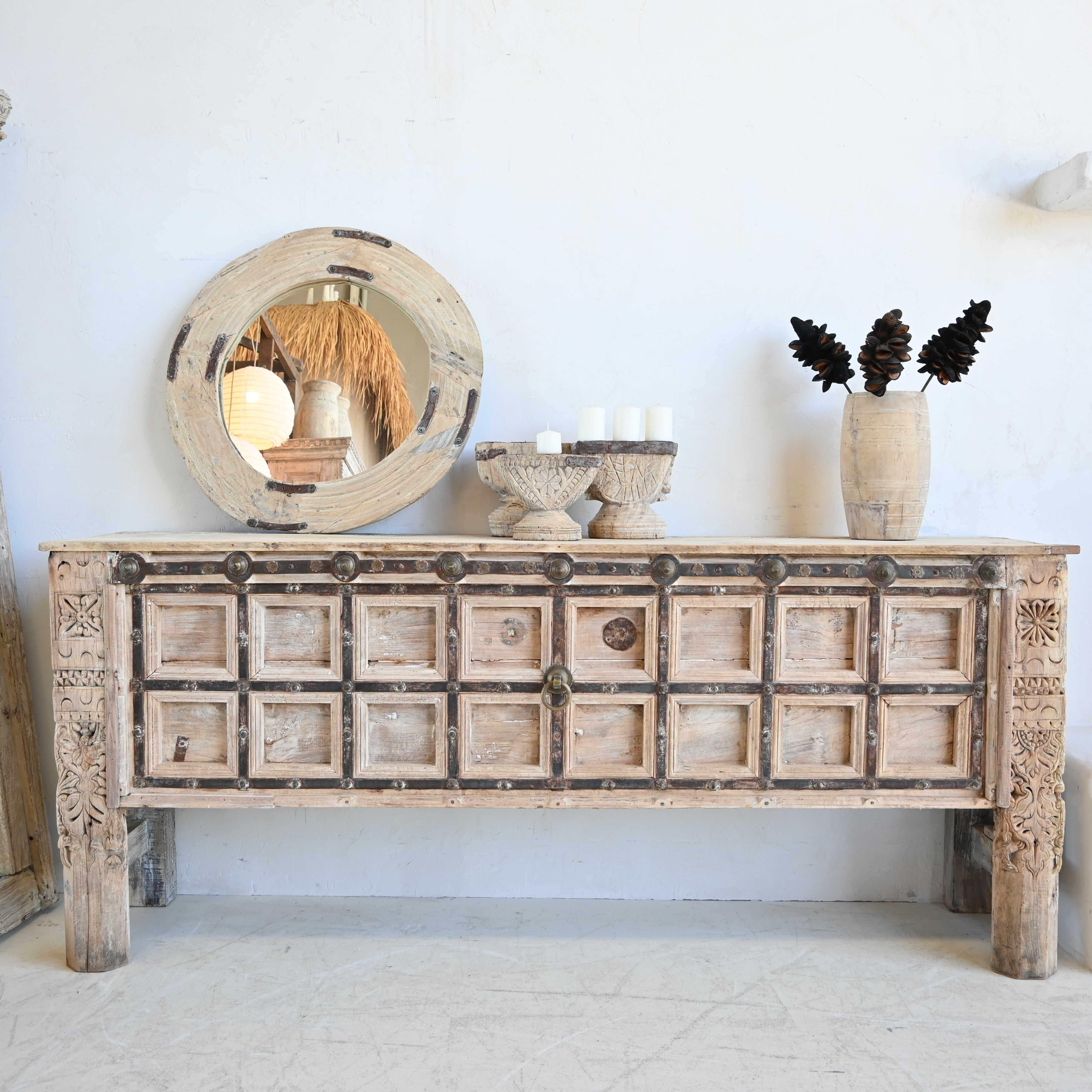 Indian Vintage Console 322095