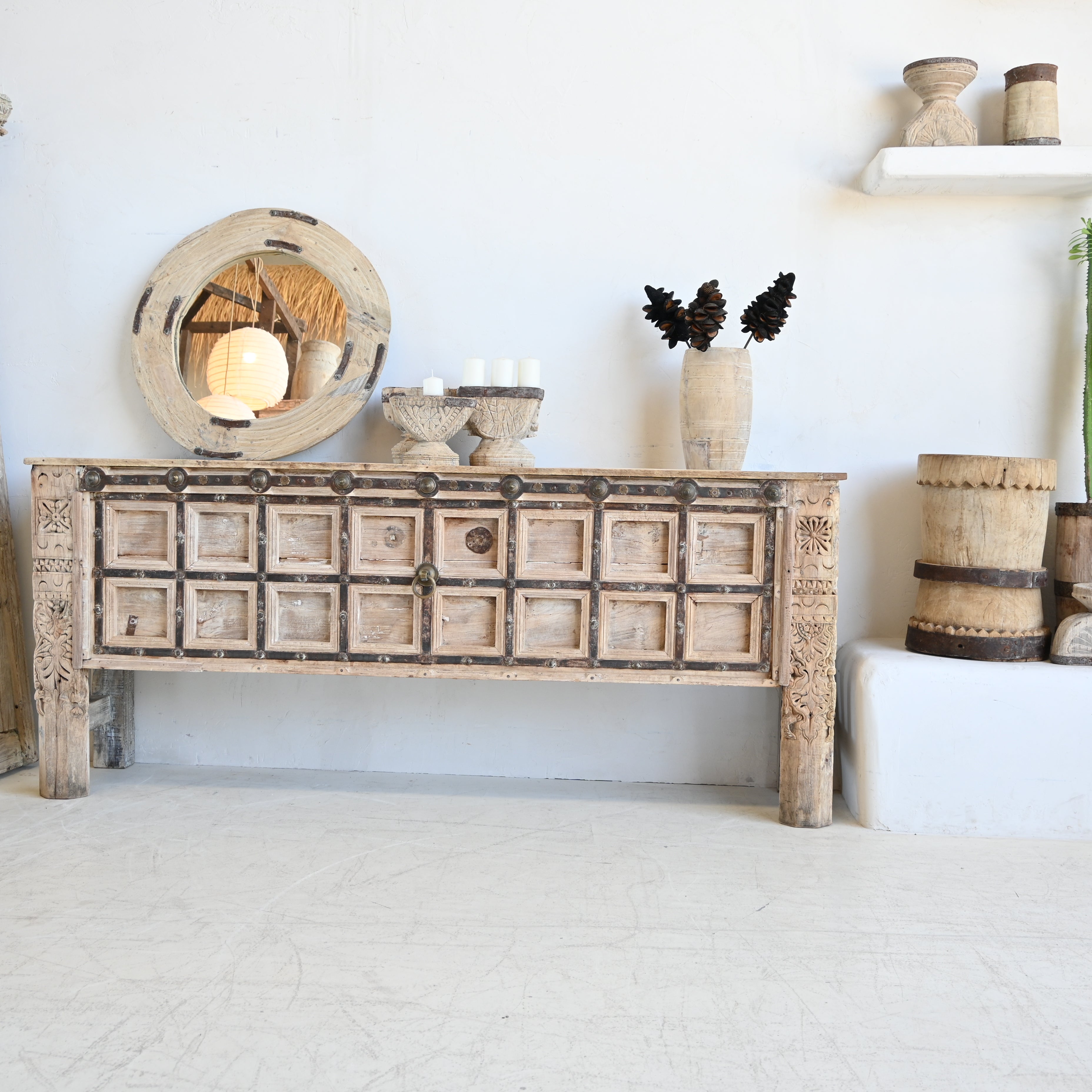 Indian Vintage Console 322095