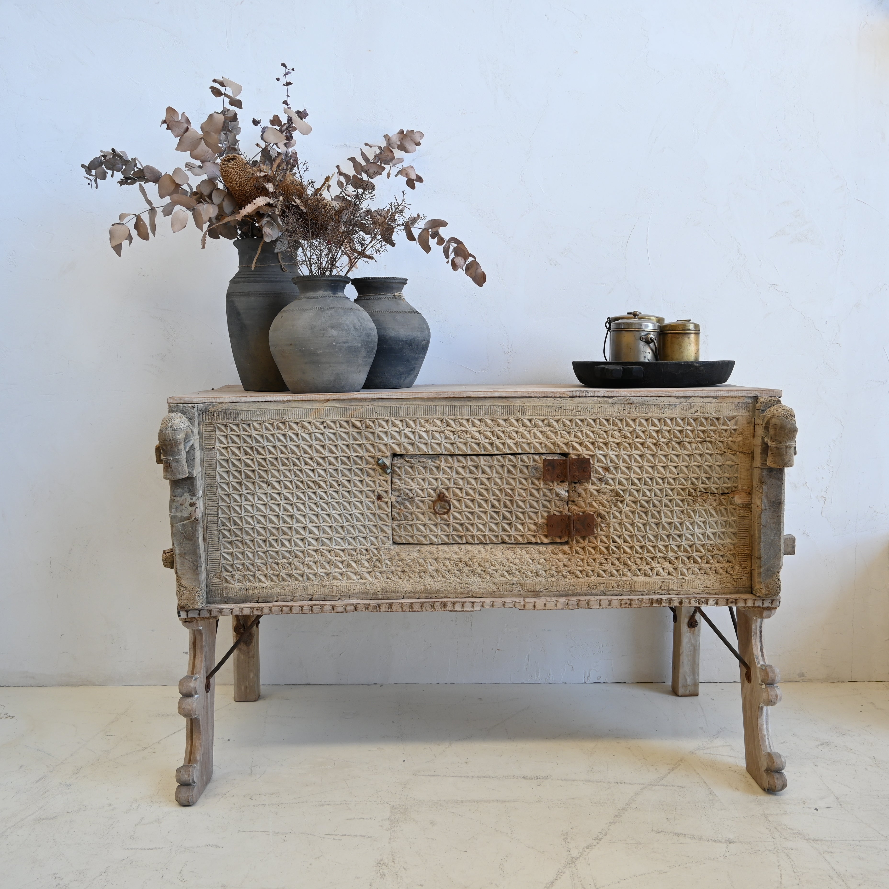 Damchiya sideboard on sale