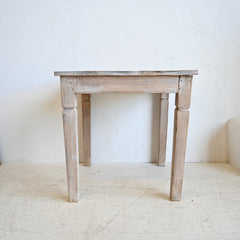 PRANA  Table