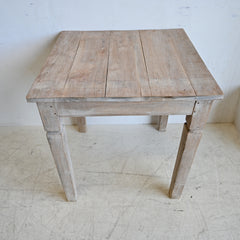 PRANA  Table