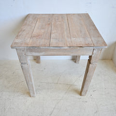 PRANA  Table
