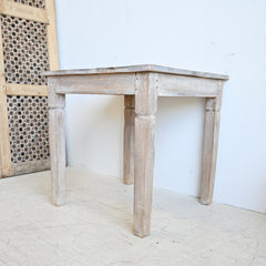 PRANA  Table