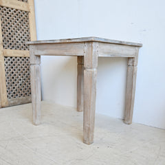 PRANA  Table