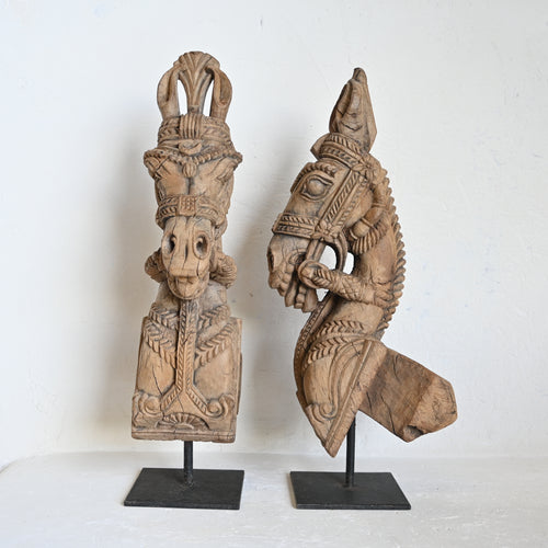 PRANA Horse head statue