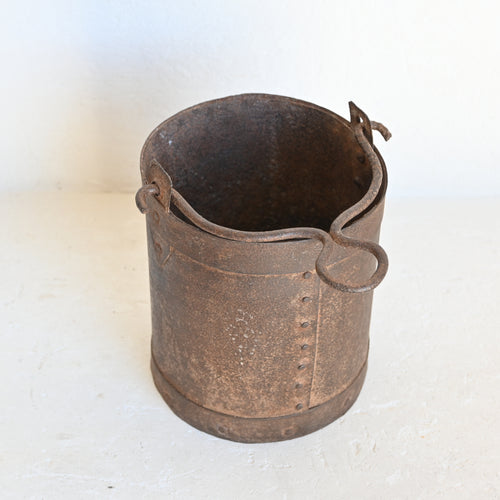 PRANA  Iron Planter Pot