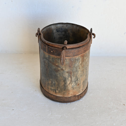 PRANA  Iron Planter Pot