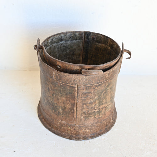 PRANA  Iron Planter Pot