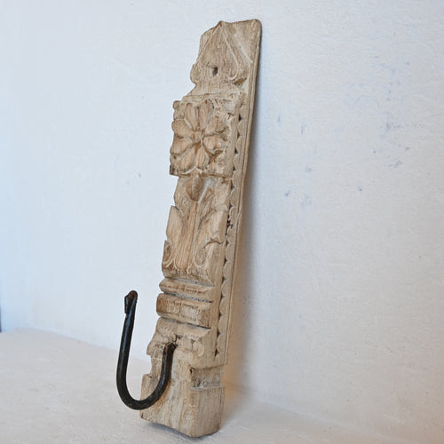 PRANA Carved Hook