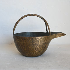 Antique Brass Bowl w/spout  326068
